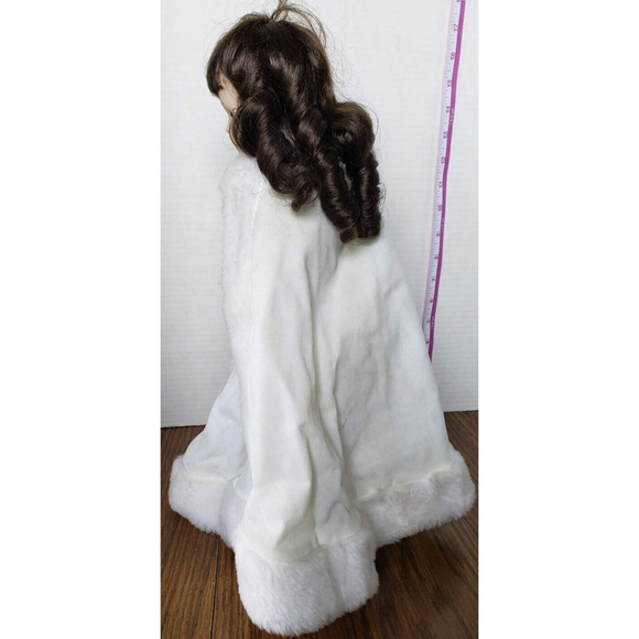 Vintage House of Lloyd 1998 Dark Hared Girl In White Outfit Porcelain Girl Doll - Picture 3 of 11